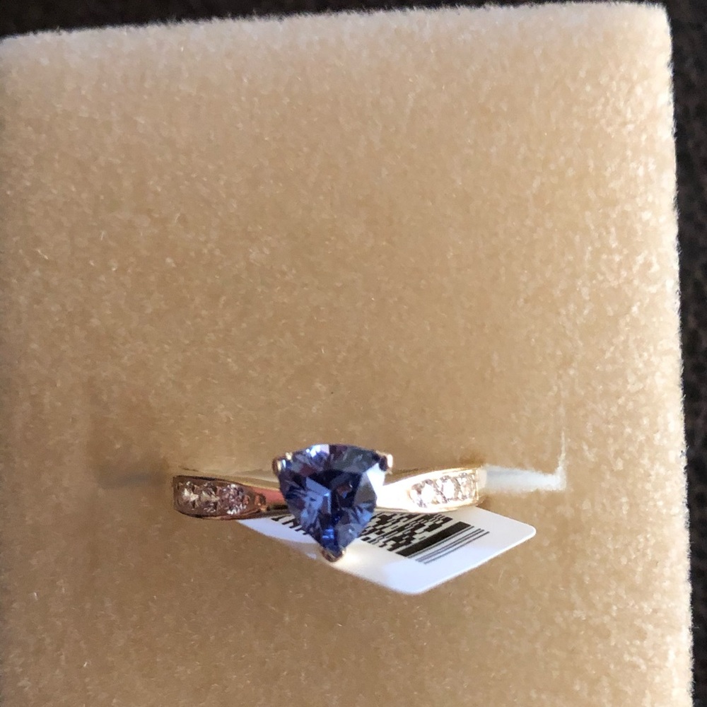 Ladies gold ring. 10k